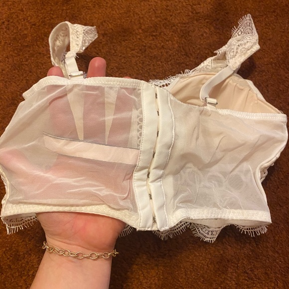 Matching bra & underwear set - Picture 4 of 8